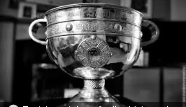 SouthCountyBar's tweet photo. Live Irish 🎶 Music tonight 9pm - join us. 
*🏐special appearance of the Sam Maguire  🏆 https://t.co/rKJbTHu1Hw