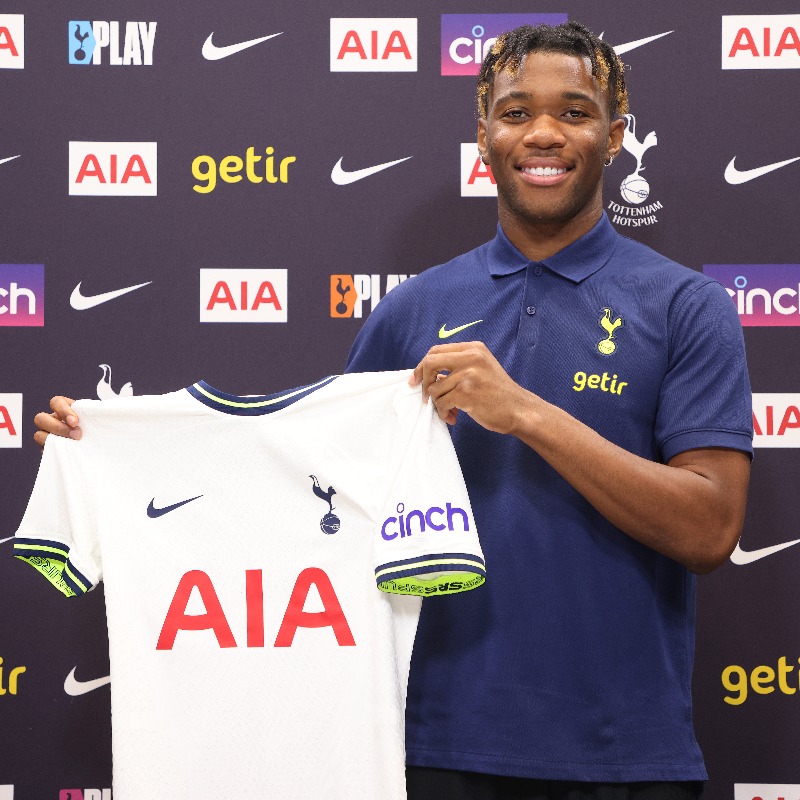 SpursOfficial's tweet photo. ✍️ We are delighted to announce the permanent signing of Destiny Udogie from Udinese.
 
The defender has agreed a deal that will run until 2027 and will return to the Serie A side on loan for the remainder of the 2022/23 season.