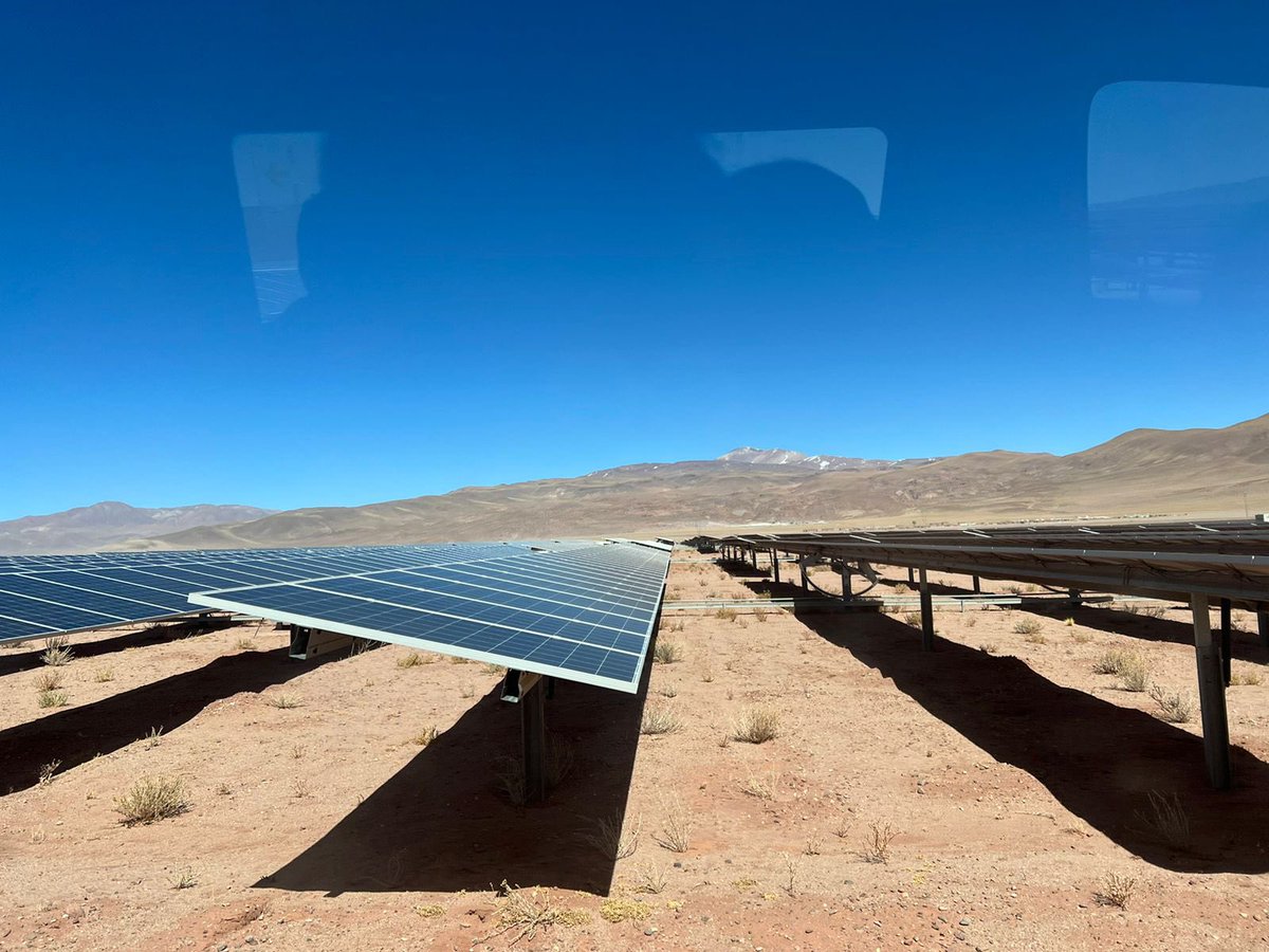 petecovischi's tweet photo. Visitamos a @GerardoMorales para conocer más sobre las políticas públicas que llevaron a Jujuy a ser una provincia de vanguardia en inversiones de tecnología, sustentable ambientalmente, y con paz social. La @ucrnacional demuestra que puede gobernar, y lo bien que lo hace 💪🏼 https://t.co/gvmcfg0HZQ