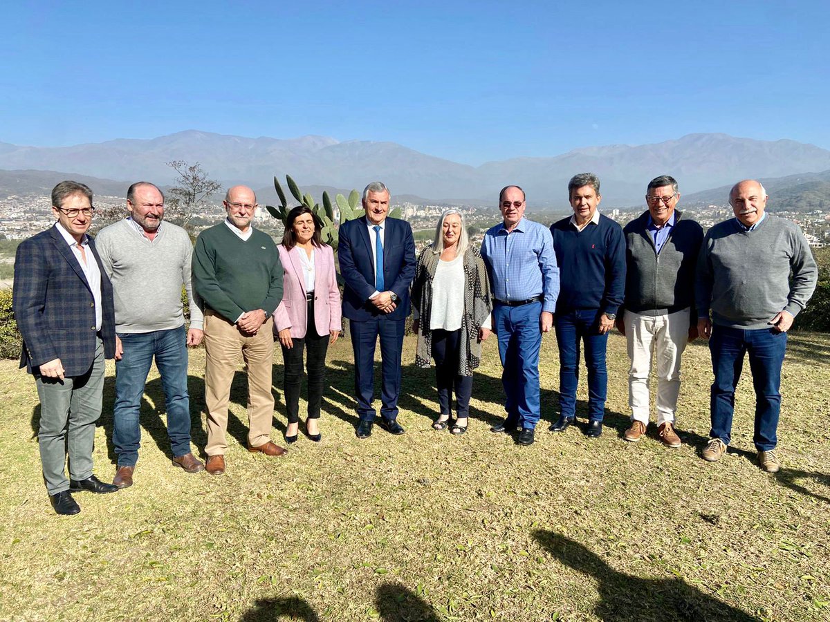 petecovischi's tweet photo. Visitamos a @GerardoMorales para conocer más sobre las políticas públicas que llevaron a Jujuy a ser una provincia de vanguardia en inversiones de tecnología, sustentable ambientalmente, y con paz social. La @ucrnacional demuestra que puede gobernar, y lo bien que lo hace 💪🏼 https://t.co/gvmcfg0HZQ