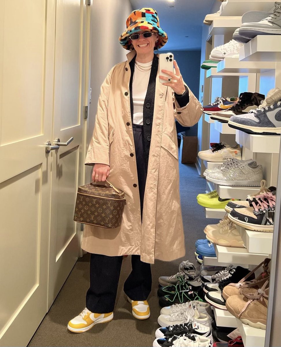 soccer_crush's tweet photo. We hope your birthday is a blast @bethinthenati !! ♥️💙🧡🤍
We got you a gift— crushes in bucket hats!
#ComeBackStrongerThanA90sTrend #HBDBeth #COTW @MoSalah @ChristenPress @mPinoe @LuchoAcosta94 https://t.co/9BiEUgtZVi