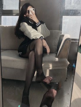 BLUESansister's tweet photo. 转发 我会在转发的人里找一个发福利哦 关注我是带着目的来的说明来意 讨厌的人就不要关注我了哦(放假了没有经常看推特 私信没有及时回复还请见谅❤) #贵阳 #贵阳约炮 #约炮 #美腿 #足交 #口交 #学生妹 #黑丝 https://t.co/Y1BSa479Pr