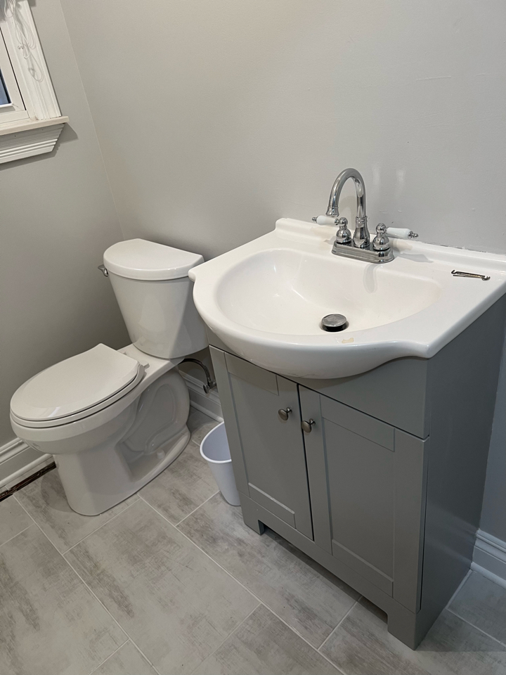 BigelowBethany's tweet photo. Guest bath makeover is complete! 😍

#interiordesign #ShowerThoughts #bathroom https://t.co/bHoGgR2Y2s