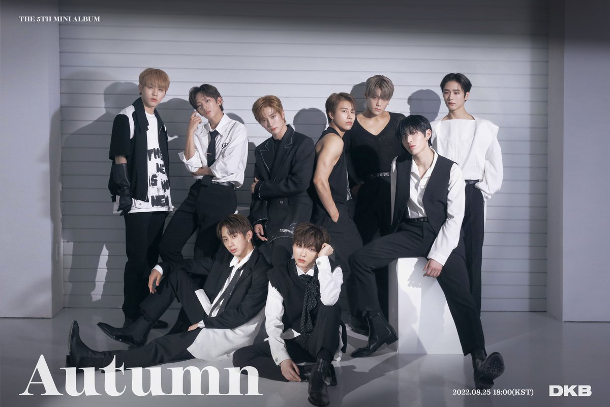 KpopperFanmulti's tweet photo. 📸 Divulgado fotos teasers 01 do 𝟓𝐭𝐡 𝐌𝐢𝐧𝐢 𝐀𝐥𝐛𝐮𝐦
[𝐀𝐮𝐭𝐮𝐦𝐧] do grupo #DKB que será lançado dia 25 de agosto! 
⠀
#다크비 #DKB_comeback 
#kpop 
(1/4) https://t.co/rQazx49aJV