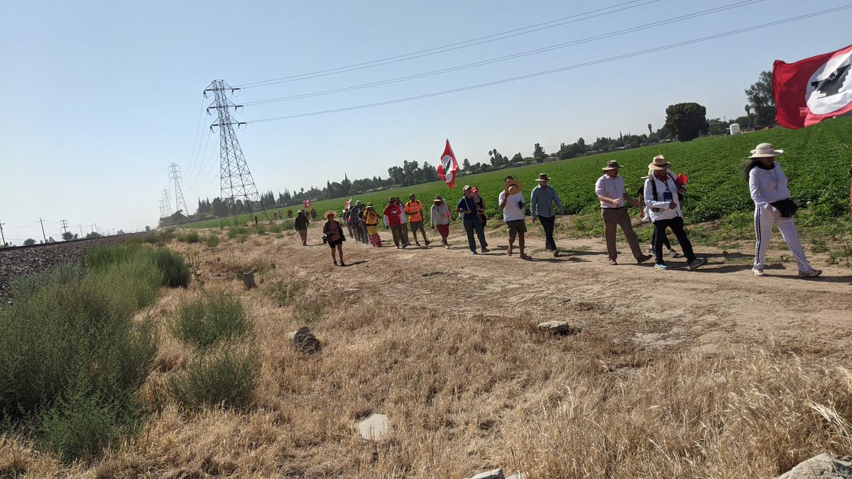 UFWupdates's tweet photo. Today's 18 mile leg of the march is from Merced to Livingston. We've just passed Atwater CA, so we've marched about 9 miles and have 9 to go. Today's high is predicted to be 106°, but that doesnt deter us. We are determined to reach Sacramento and tell @CAgovernor sign #AB2183 https://t.co/vCH35OcT6x