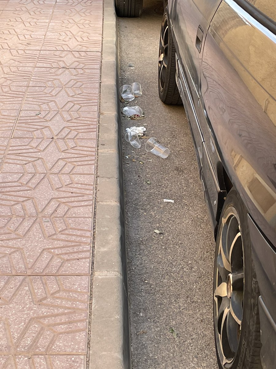 ConesaAndres's tweet photo. @AytoCartagenaES suciedad en varias calles de la Azohía. Calle valle del Tietar. https://t.co/bfvasvbYv2