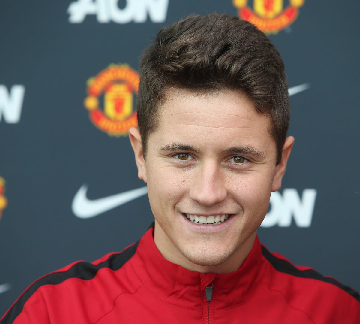 batey_stuart's tweet photo. #mufc BREAKING NEWS ManchesterUnited is interested in Ander Herrera. #MUFC https://t.co/V5isCDk9MI