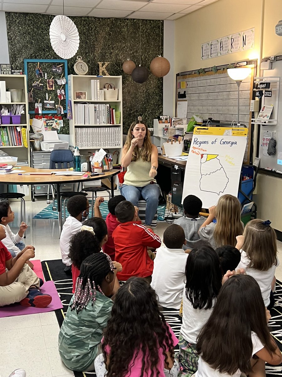 An impressive @HeggertyPA lesson in <a href="/Mrs_Eller_/">Kayla Eller</a> room! I loved seeing these hand motions and how engaged her students were! 🐬 <a href="/DunwoodySprings/">DunwoodySpringsElem</a>