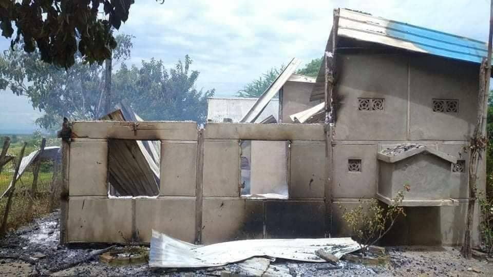 Myanmar_Now_Eng's tweet photo. Members of Myanmar's military torched nearly almost all of the homes in Ahtet Chaing Zauk and Aut Chaing Zauk, two villages northeast of Pauk with about 100 households, according to Magwe PDF. 

Photos - supplied 

#WhatsHappeningInMyanmar
Photos - Supplied https://t.co/oKXEsZqC8C