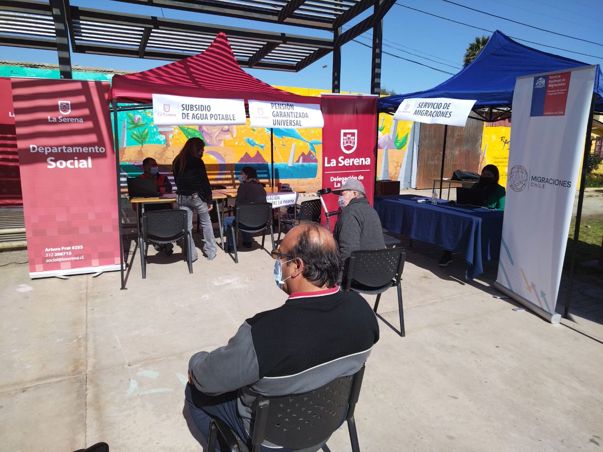 DPRCoquimbo's tweet photo. Desde un nuevo punto en #LaSerena vivimos nuestro primer #GobiernoEnTerreno de la semana.

Estuvimos en Walter Vudlar, entre Manuel Rojas y Humberto Valenzuela.

Agradecemos a los vecinos y vecinas por la recepción 😉 https://t.co/la7NjqAlXz