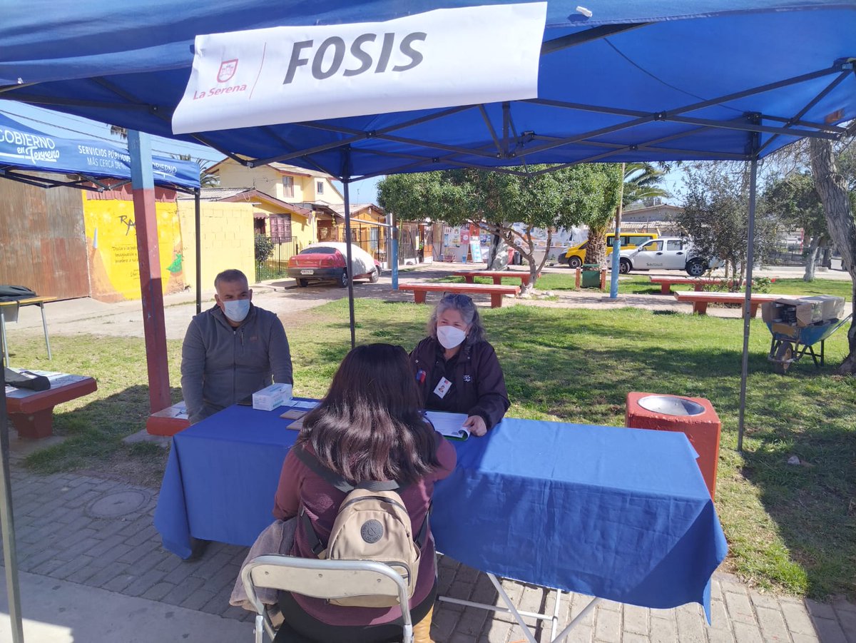 Desde un nuevo punto en #LaSerena vivimos nuestro primer #GobiernoEnTerreno de la semana.

Estuvimos en Walter Vudlar, entre Manuel Rojas y Humberto Valenzuela.

Agradecemos a los vecinos y vecinas por la recepción 😉