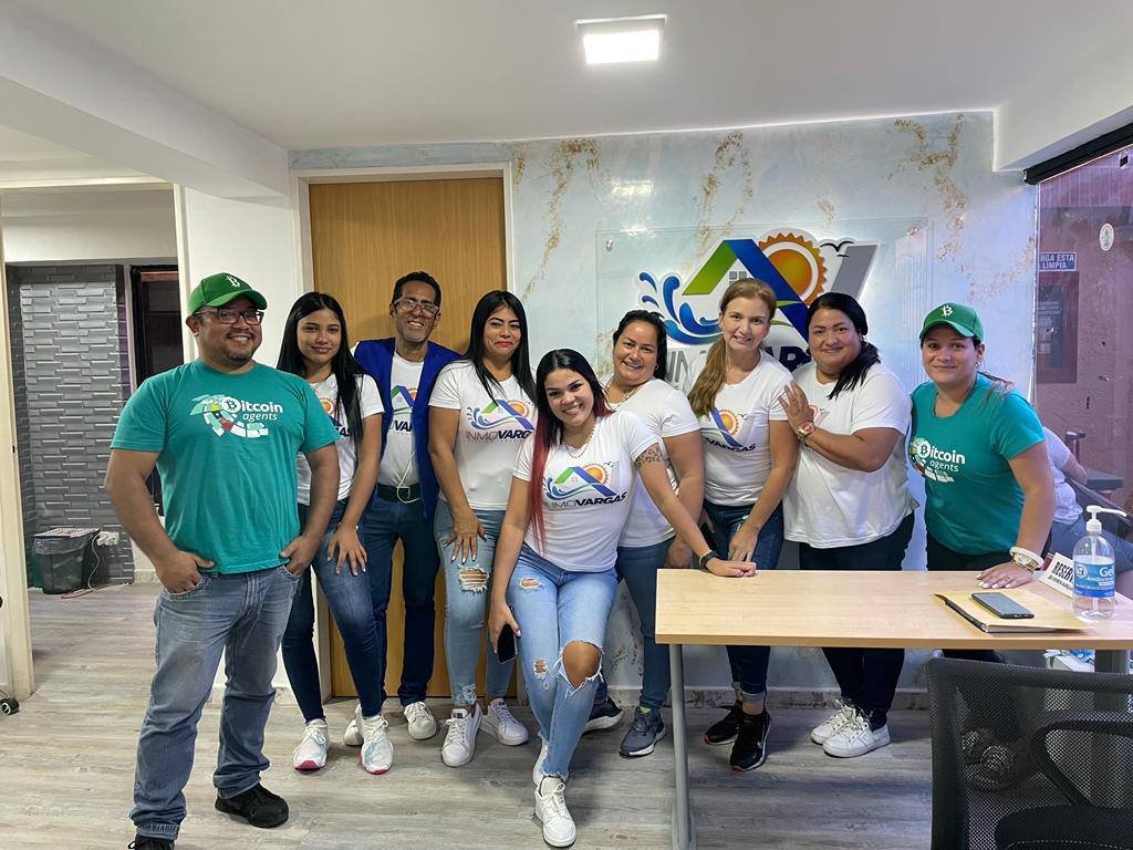 BCHLatam's tweet photo. During our first six months of management we conducted educational talks to teach hundreds of people about Bitcoin Cash and its use. 

We want to keep doing the work and it is time to count on your support. 

Visit our: https://t.co/TDeOK6KSyn and find out more... https://t.co/dap4cCTawW