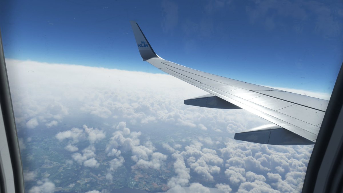 MaikelMcGiver's tweet image. Some cloud spotting during our descend into Edinburgh Airport (EGPH/EDI). the views you get with Microsoft Flight Simulator 2020 are amazing. #MSFS2020 #KLM #MSFlightSim #Flightsim #Aircraft #PMDG #B737 #Boeing #Private #Vatsim #Aviation #Flying @MSFSofficial @PMDGSupport #Twitch