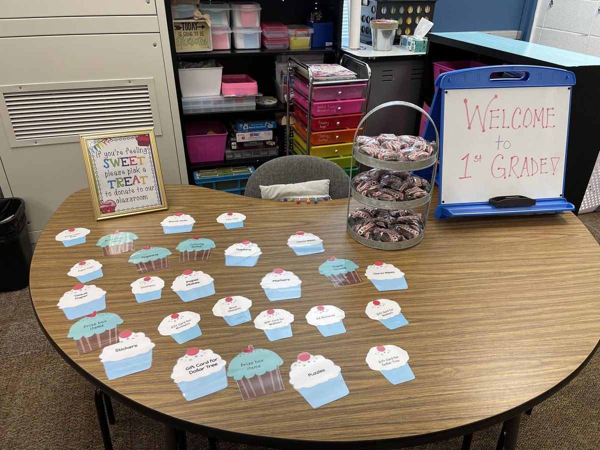marnellandrea29's tweet photo. In a few minutes I’ll be meeting 18 first graders at supply drop off! I’m so excited! @VV_Voyagers #fabulousfirsties #supplydropoff #newfaces #soexcited https://t.co/GEW5XdUKYF
