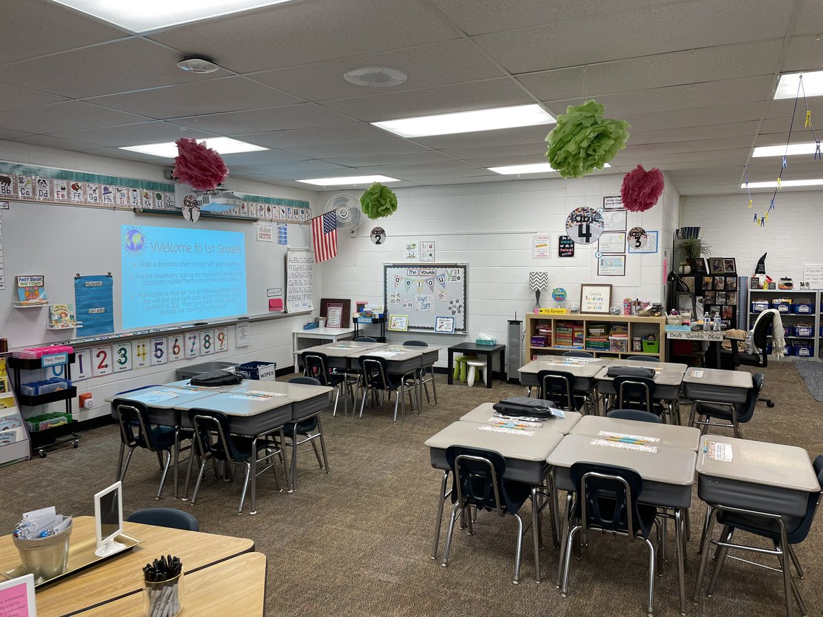 marnellandrea29's tweet photo. In a few minutes I’ll be meeting 18 first graders at supply drop off! I’m so excited! @VV_Voyagers #fabulousfirsties #supplydropoff #newfaces #soexcited https://t.co/GEW5XdUKYF
