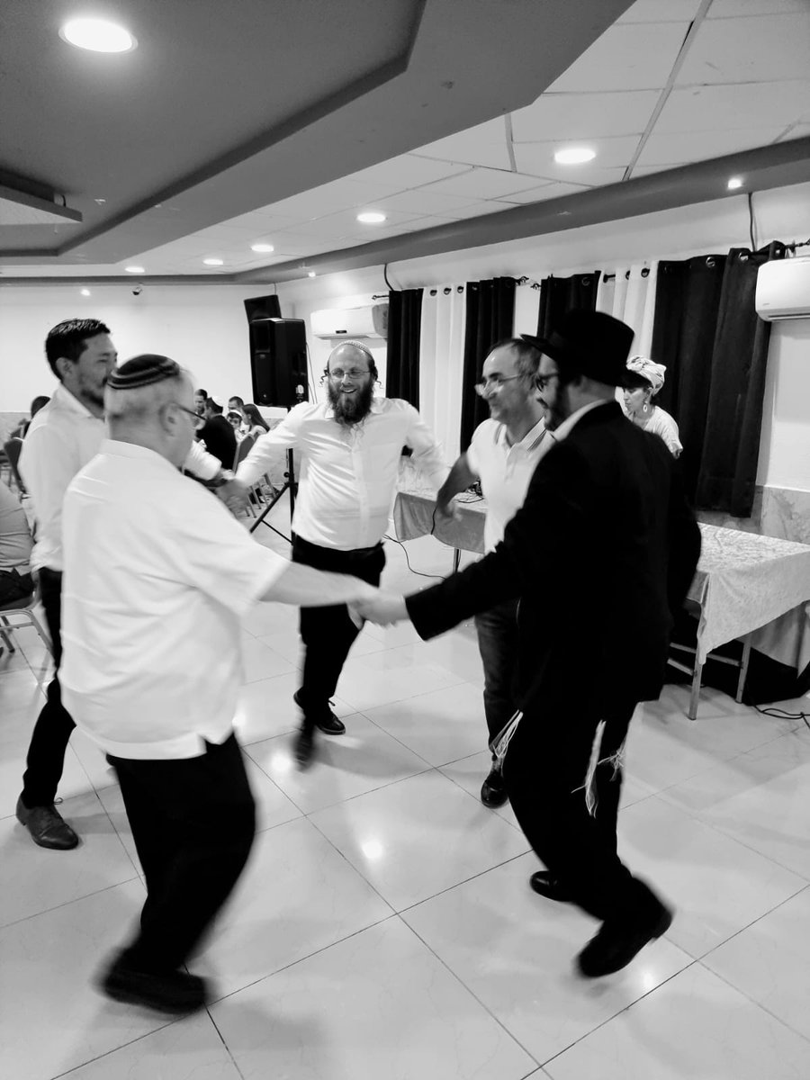 Daniel_NahmanBT's tweet photo. בס''ד
מזל טוב משפחת בן דיין!!!
מזל טוב להבת מצווה !!!
✡️12✡️
#בתמצווה
#BatMitzva https://t.co/NXgt9wg0xm