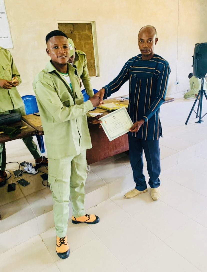 FocusBTC26's tweet photo. I Thank Almighty God For The Succesful Passing Out Parade, NYSC Done And Dusted, Favour Market To Me 😎 https://t.co/a0gLHKlGwz