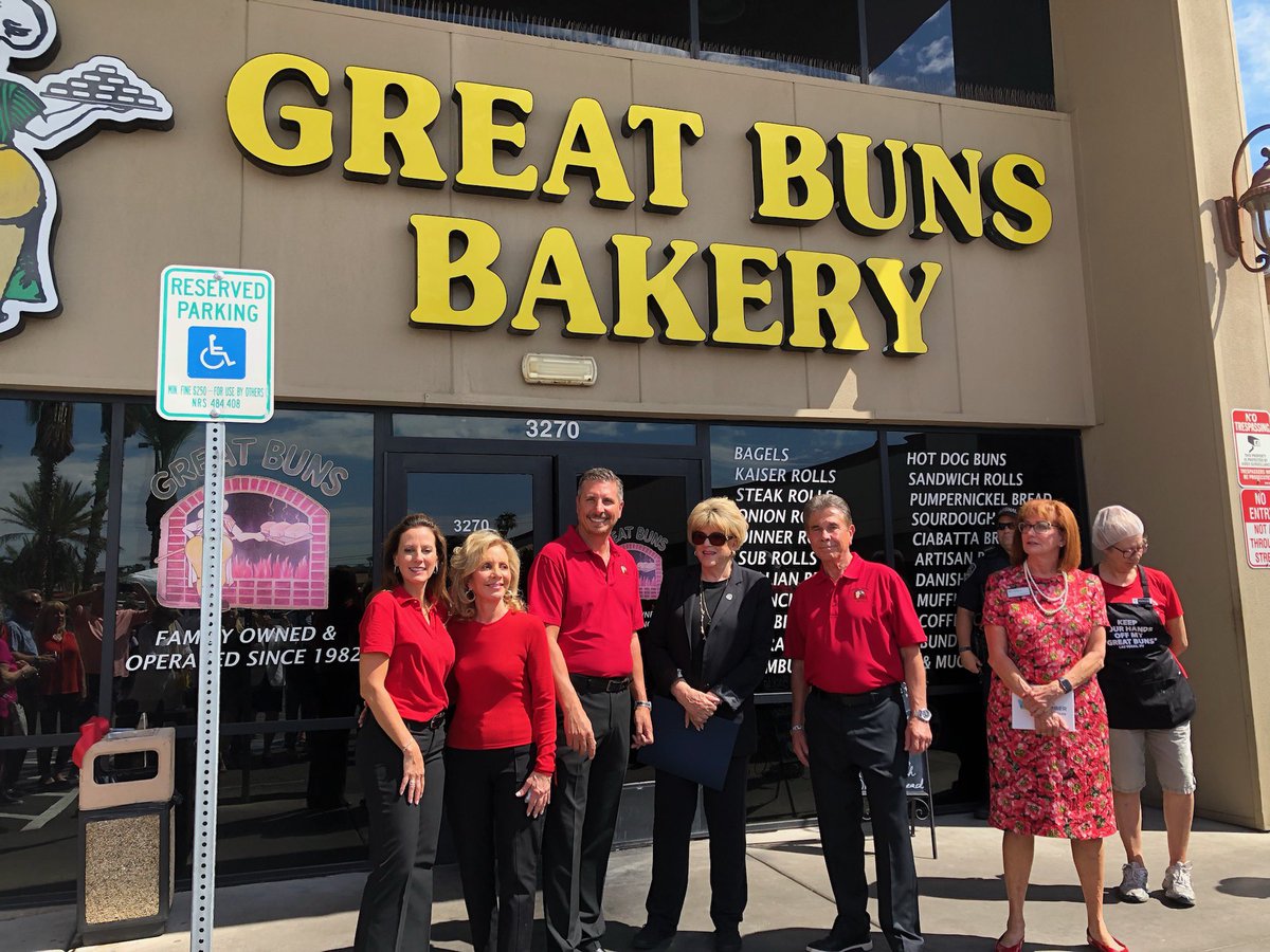 mayoroflasvegas's tweet photo. Today we celebrate the 40th anniversary of a Las Vegas institution - @GreatBunsBakery. We’ve all eaten so many delicious breads from this family-owned bakery in operation since 1982. https://t.co/K7INC2nWGT