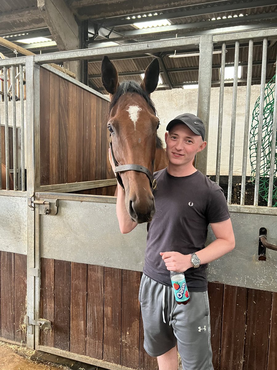 lhar97's tweet photo. Only met this little legend today😍🟣⚪️ @Henry6497 @PKirbyRacing #LadyButtons https://t.co/HLHLyjUoPG