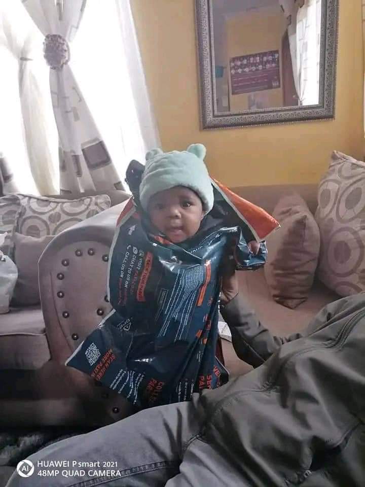 TLekhotla's tweet photo. Delivery 😂 https://t.co/h5c1gqYy3x