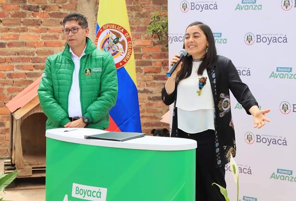entreojosco's tweet photo. Karen Molano fue nombrada por el gobernador @RamiroBarraganA como nueva @SecAmbienteBoy. Sucede en el cargo a @giovanyviasus

Es médica - veterinaria y zootecnista, especialista en medicina interna caninos y felinos. https://t.co/OUrmQUFgI4