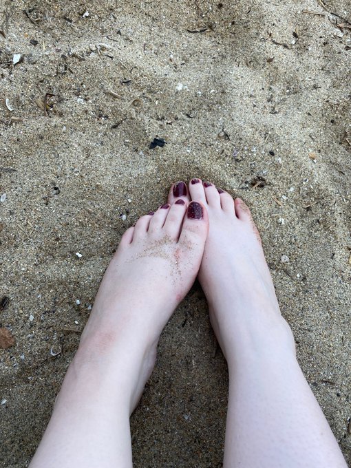 I missing the ocean ...  #feet #godess #ocean #beach https://t.co/qW84lZA09L<a href="/tag/feet"class="tags">#feet</a><a href="/tag/godess"class="tags">#godess</a><a href="/tag/ocean"class="tags">#ocean</a><a href="/tag/beach"class="tags"><span>#beach</span></a>