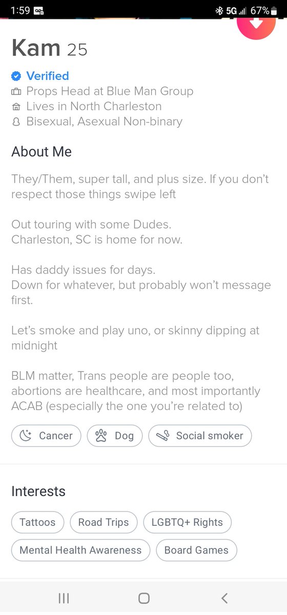 MorganSweat_'s tweet photo. If this is your tinder profile, you're dying alone. https://t.co/rhKml1mlYR