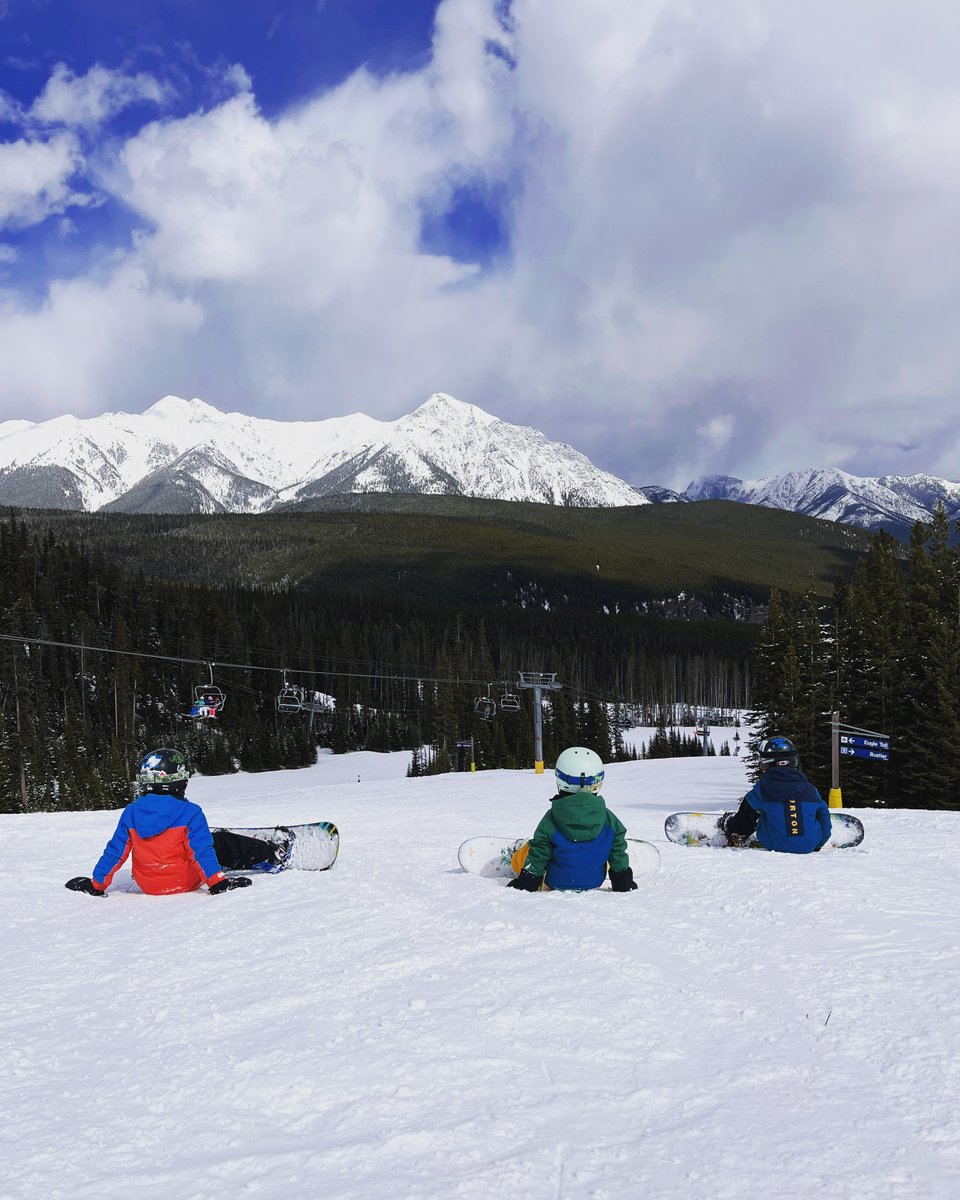 SkiNakiska's tweet photo. Looking forward to this view again!
#skiclose #nakiska #mountains #mountainscape #landscape #kananaskis #wintervibes #mountainsarecalling #mountainlife #canadianrockies #explorealberta #explorecanada #abviews https://t.co/a12shMDIFN