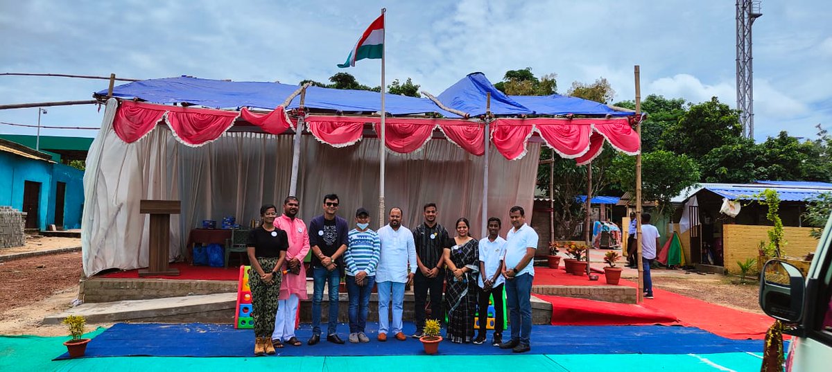 RotaryNeeladri's tweet photo. Interactors of Interact club of Bhubaneswar Neeladri has observed the independence day 2022 AZADI KA AMRIT MOHOTSAV along with plantation program at Jawarhal Lal Bal Bhaban in Pokhariput.#August15  #AzadiKaAmritMahotsav #independenceday2022 #Rotary
#interactors @RotaryNeeladri https://t.co/puUXAvkIO6
