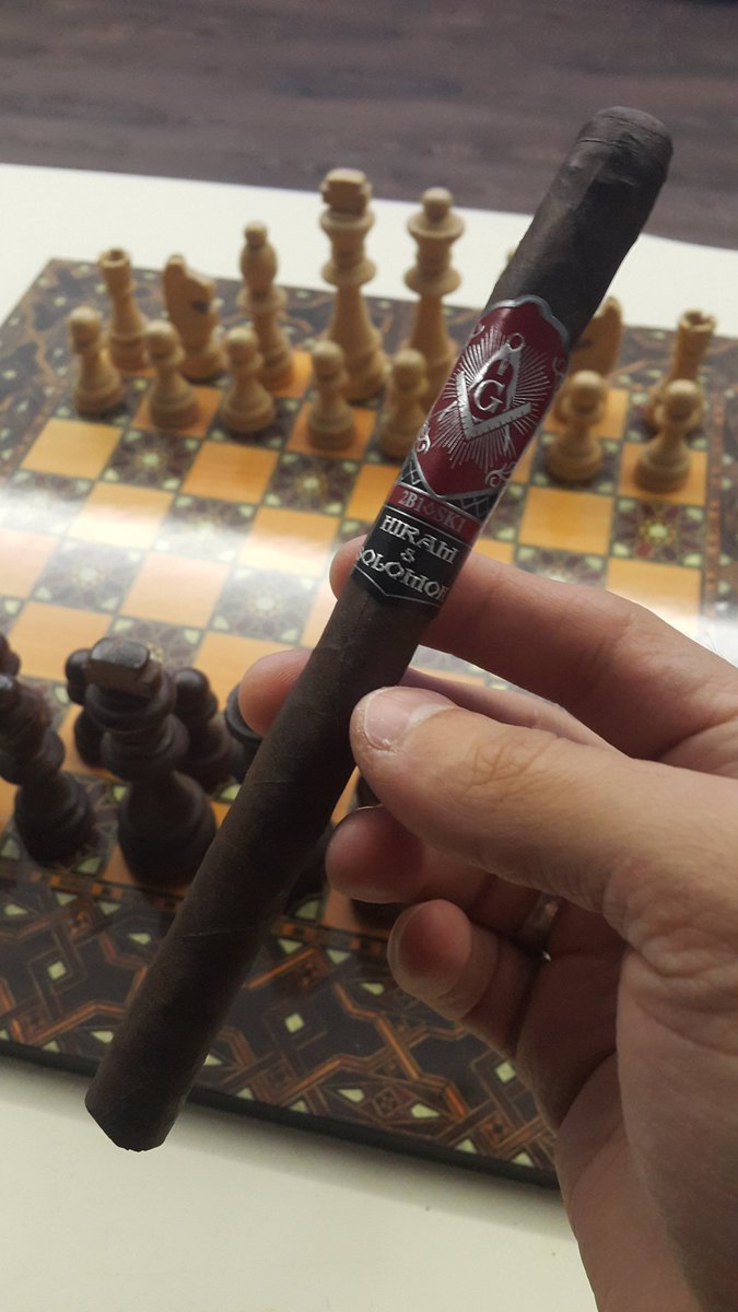 airdispatch's tweet photo. #nowsmoking

Hiram &amp; Solomon 'The Veiled Prophet' [MOVPER]

#HiramandSolomoncigars #veiledprophet 
#discoveroursecrets 

/G\ ⚔ 🔆 ⚜ https://t.co/1fdFcoatdF