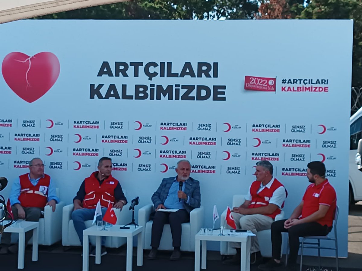 Genel Bşk sayın Dr.Kerem Kınık ve Yönetimi ile İl Şb Başkanımız  Kadem Ekşi'nin katılımlarıyla "Artçıları Kalbimizde"programını gerçekleştirip, şubelerimizde kullanılacak mobil araçları teslim aldık. Bağcılarımıza hayırlı olsun.
<a href="/drkerem/">Kerem Kınık</a> 
<a href="/kademeksi/">Kadem EKŞİ</a> 
<a href="/SerkanKuck/">Serkan KÜÇÜK</a>