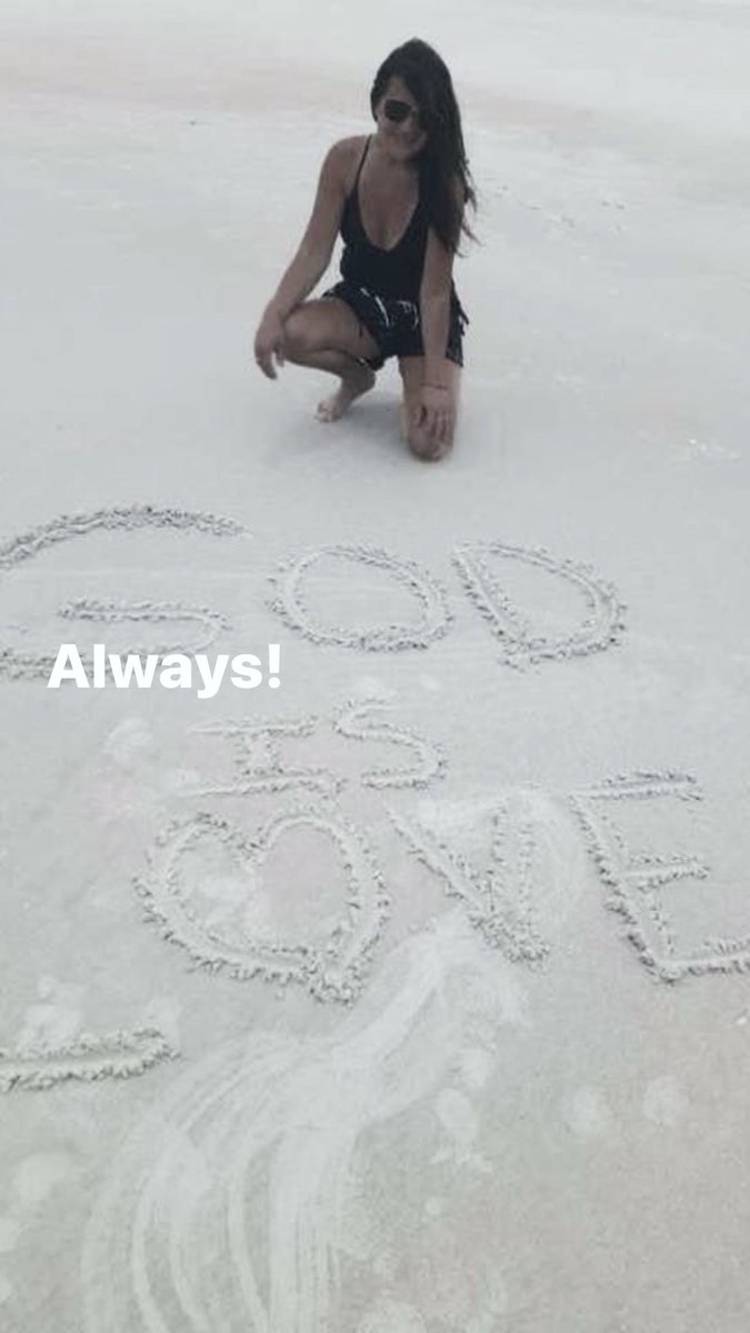 Greetings from the Gulf Shores on my birthday, May 18th, 2022…Nope, no age !🤣😊✝️