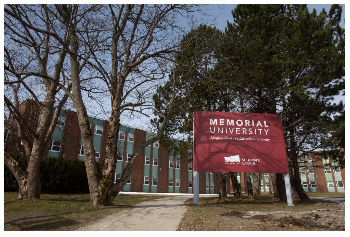 CBCNL's tweet image. NEW | Memorial University bringing back mask rules in classes, labs for fall semester

By @daroberts709

cbc.ca/1.6552722 #cbcnl