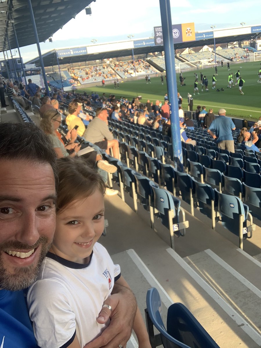 dave101x's tweet photo. Hollie’s second trip to #frattonpark and she’s a bit excited for her first match #underthelights @PO4cast @PFCTWEETS @Pompey @PompeyNewsNow https://t.co/iSZHvUQnAH
