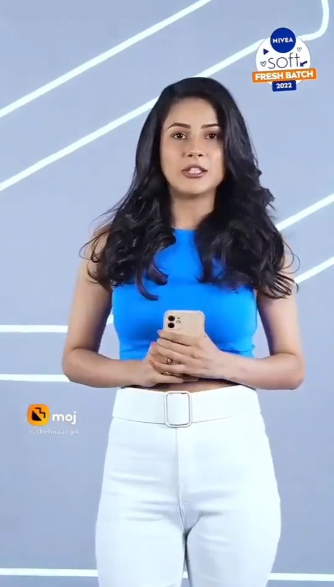mohsinbbhatti's tweet photo. #SHEHNAAZGILL is doing promotions on #Mojapp and this was shot few weeks back.
@ishehnaaz_gill https://t.co/bPcYVpcbT5