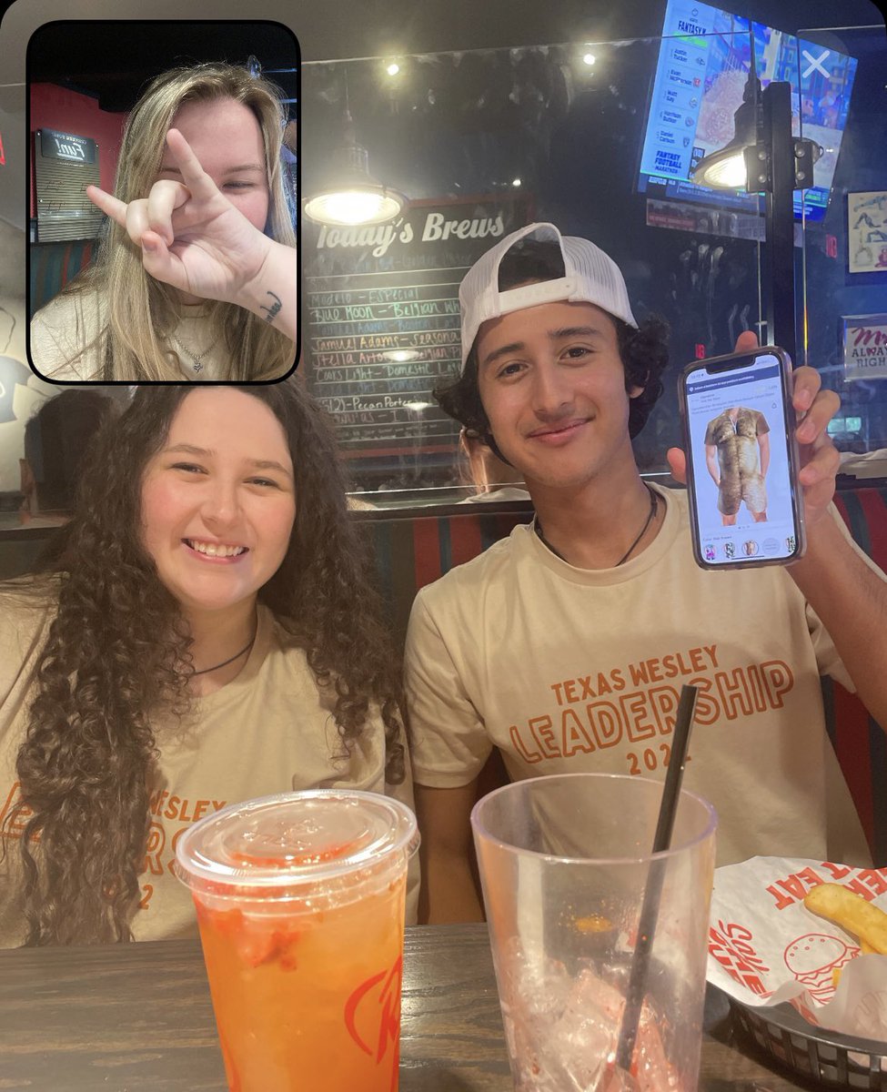 TexasWesley's tweet photo. pov: BeReal drops while you’re sitting in the Red Robin with the entire Leadership Team https://t.co/WJ7ksBTrFn