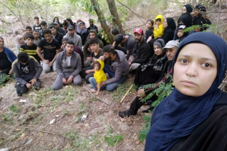 odakdunyam's tweet image. 5 gün Türkiye-Yunanistan arasında bir adacıkta mahsur kalan, 5 yaşındaki kız çocuğu hayatını kaybetti.

#Endpushbacks