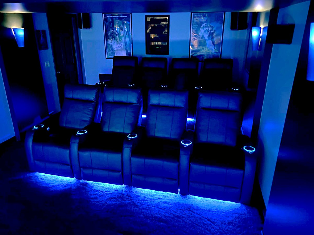 Valencia Theater Seating tweet media