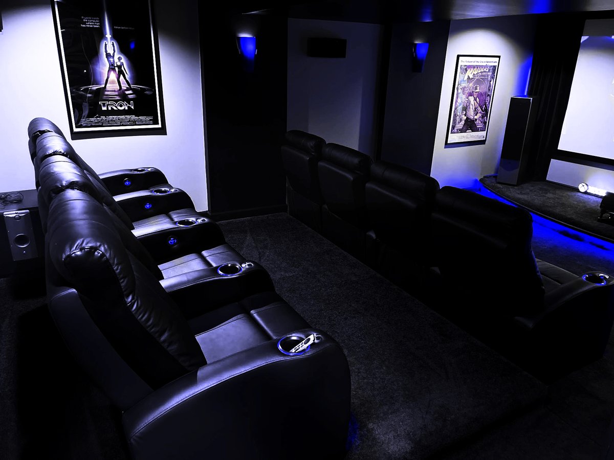 Valencia Theater Seating tweet media