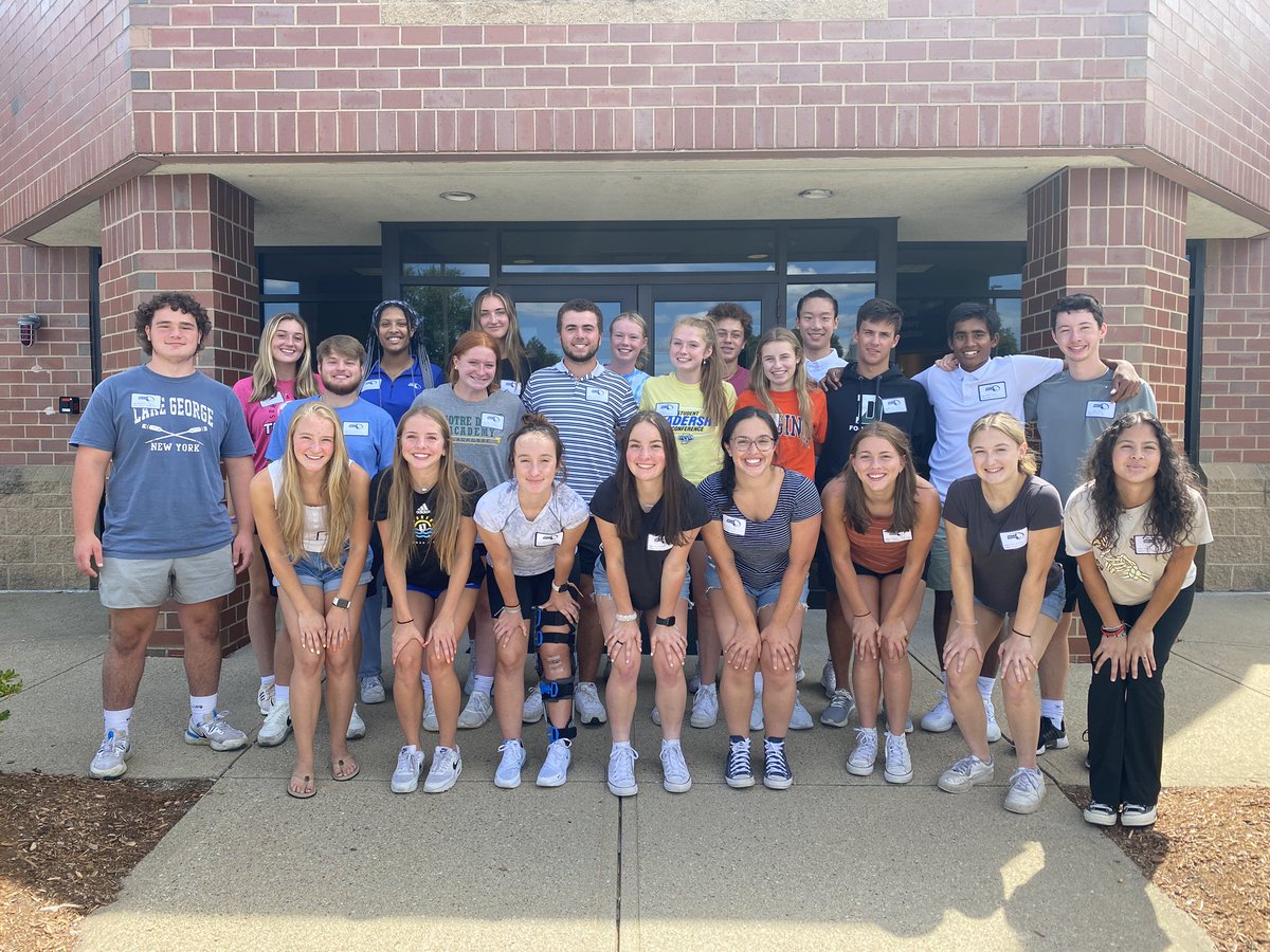 MIAA033's tweet photo. 🌟#MIAA_SAC 2022-23 is in the house! So EXCITED to meet this great group of students! WELCOME 👍🏼 (missing Mia/Meghan/Adlai) @PeabodyHigh #GrowingCourageousLeaders https://t.co/TkHj1NkZEd