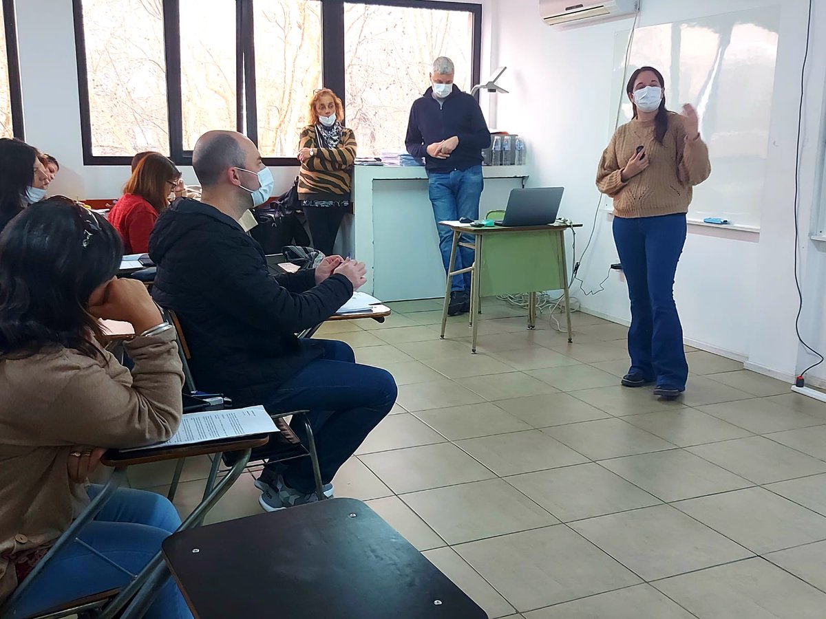 SindicatoDSalud's tweet photo. #SAMO365
En el @InstitutodelSSP
Curso de SAMO Nivel ll
📝Resolución 635
📝Nomenclador HPGD
📝Taller de Historias Clinicas Complejas
@NovionClaudia
Melina Baldoni
Maite Charterina
Roxana Rivelli
#CapacitandoElPresente📚
#PensandoEnElFuturo💻 https://t.co/YKYZ4QSjv0