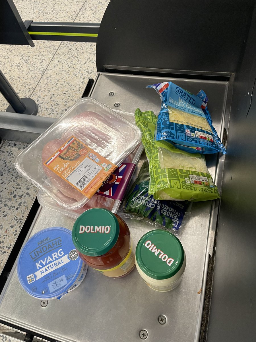 PreciousGNSD's tweet photo. I will complain about the cost of food in this country until my dying day. I don’t understand how this is £19.10 WITH the savings deals 😭 https://t.co/Bgapfc6dlD