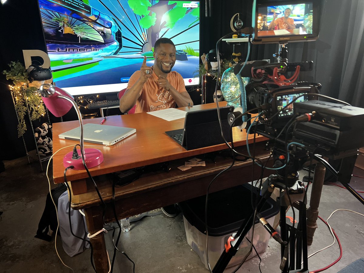 rickymason502's tweet photo. We’re coming up on 1 year of hosting the majority of @BrainSTEMU team meetings in the metaverse and I’m proud to say we haven’t missed a beat 💪🏾 Thankful for our team 🙏🏾 #KeepMakingMoves🚀🚀🚀 Who else is hosting team meetings in the metaverse? https://t.co/NVvYktRzUQ