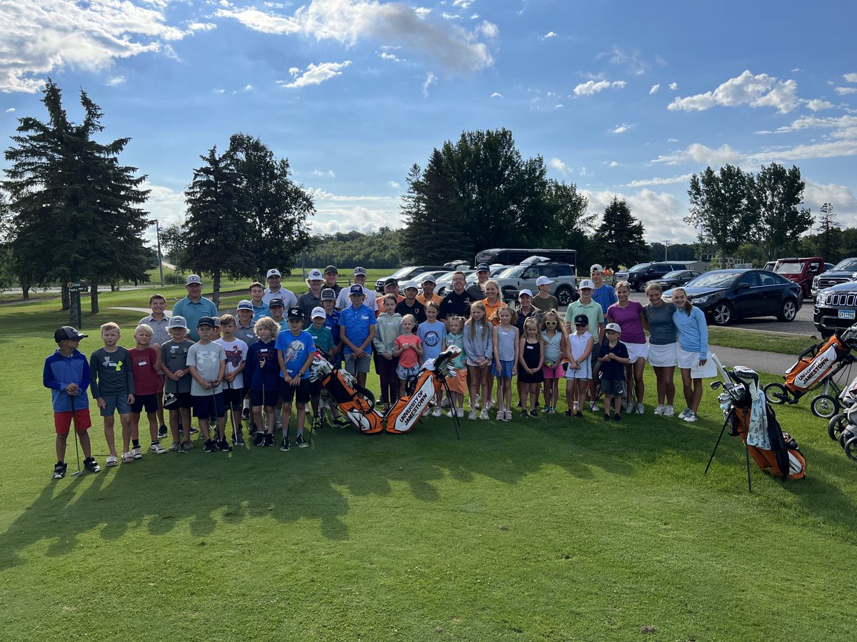 Our last Jr Golf Camp of the season coincided with the University of Jamestown Men’s and Women’s Golf teams practicing at Lakeview! Go Jimmies! Go campers!