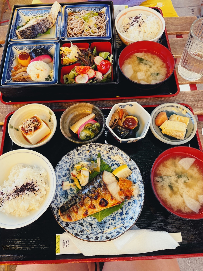 foodiephina's tweet photo. Now this is what I call a breakfast.
#breakfast #brunch #japanesebreakfast #japanese #japanesefood #littletokyo #foodie #foodies #lafoodie #laofoodie #laoamerican #asianfood #asiancuisine #bentobox #losangeleseats #dtla #dtlafood #losangelesfood #eeeeets #foodiephina https://t.co/7R9sIZHTY6