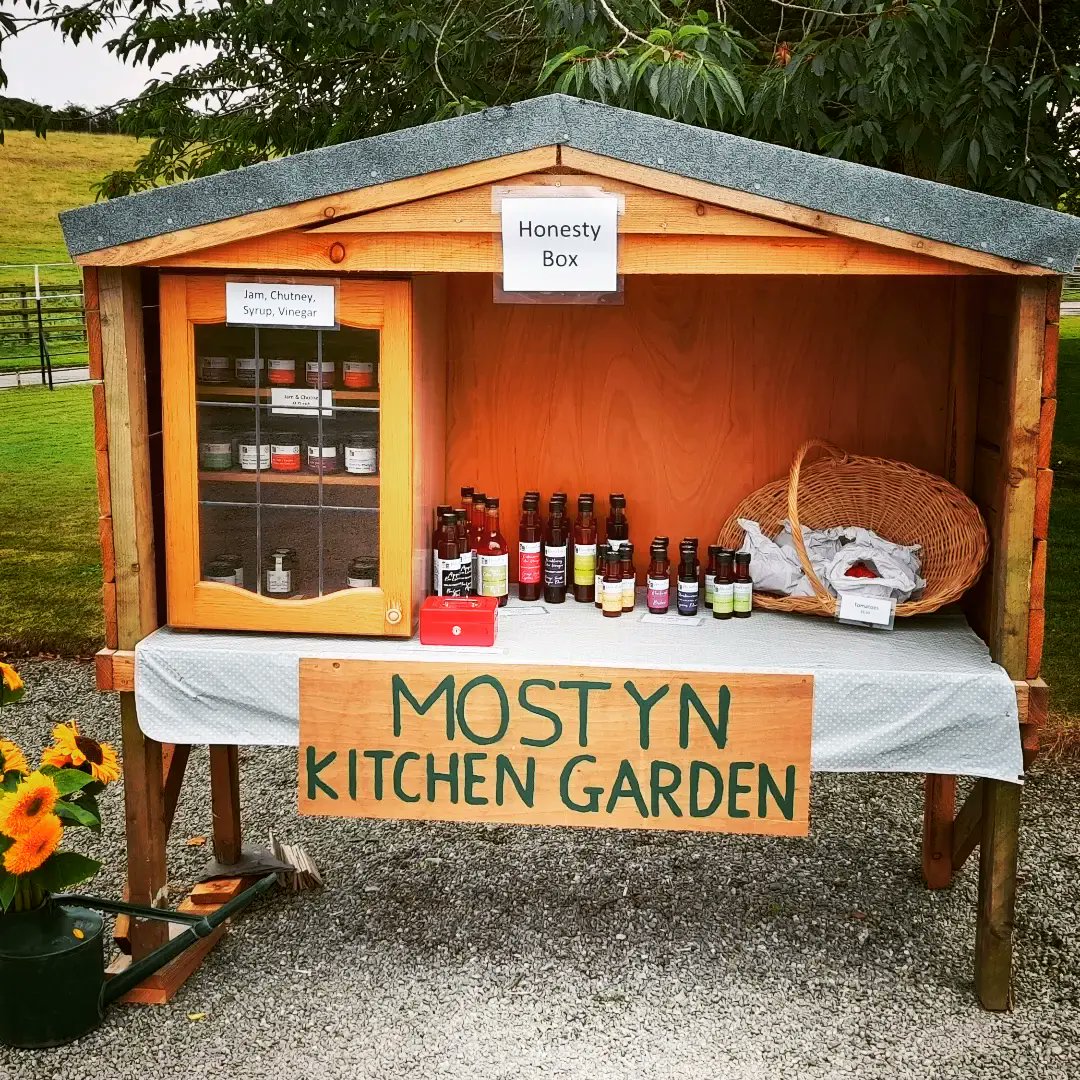 The honesty box has been restocked and is packed full of our delicious preserves, honey, vinegars and cocktail syrups.
Next to Mostyn Hall, open til.30th Aug, 10.15-3pm daily.
#homegrown #handmade #artisanproducts #TuesdayTreat #lovelock #welshfood