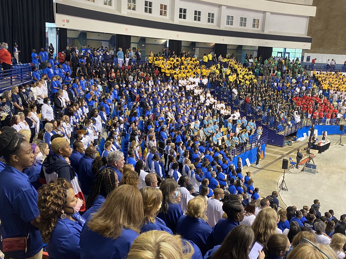 RMacInspires's tweet image. What a day! CCS is in the house!! #CCSONTHERISE #Convocation2022