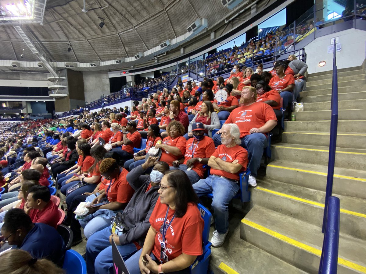 RMacInspires's tweet image. What a day! CCS is in the house!! #CCSONTHERISE #Convocation2022