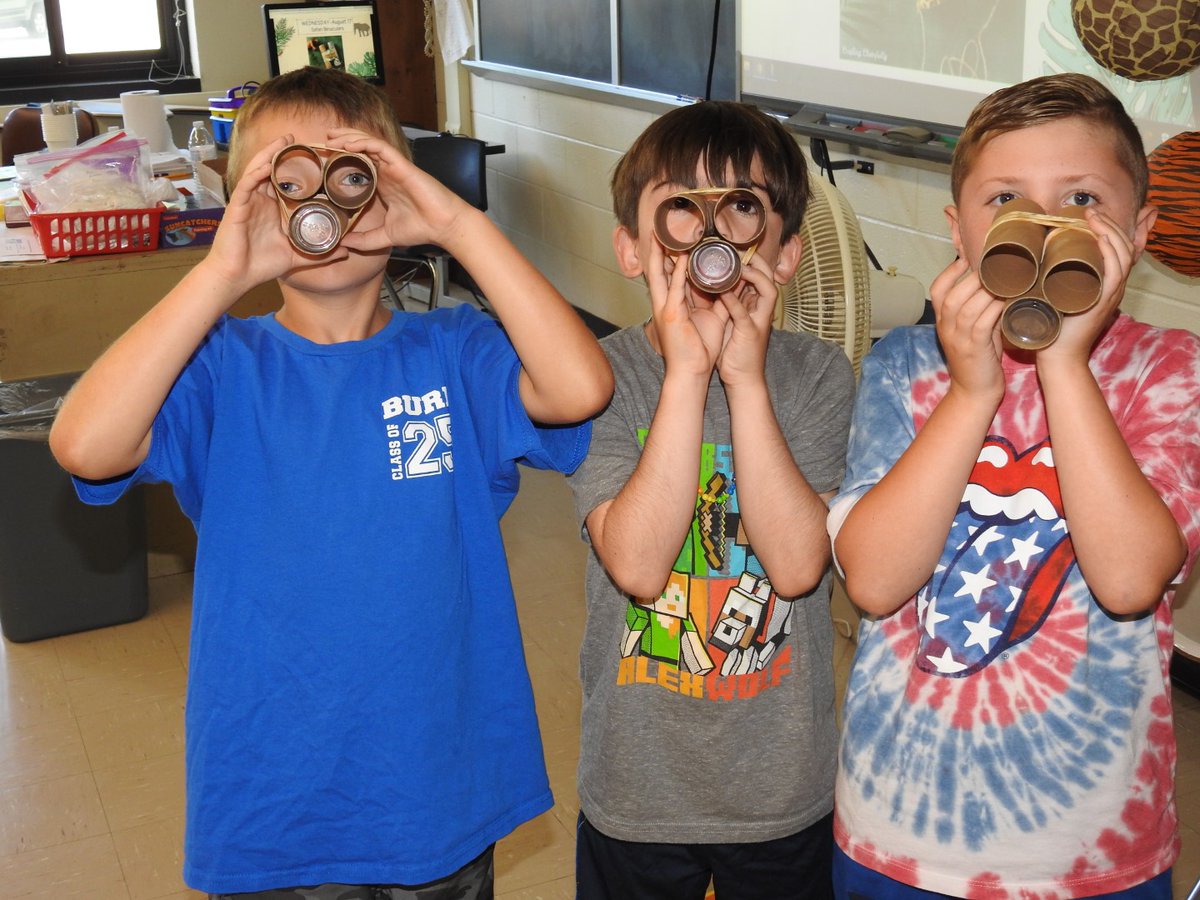 CommackSchools's tweet photo. Learning to tell time, spotting jungle items on a scavenger hunt (with homemade binoculars), tie-dying shirts, and sand art - just a few of the cool things at #CampCommack today! #DrCox #CommackSchools #FunForAllAges #SafariWeek https://t.co/7u9GmbnUSB