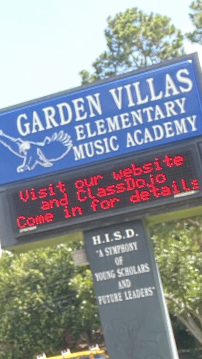 RaulCollins16's tweet photo. Huge shoutout to @Kim_4Kids and Mr Darden @GardenVillasES @TeamHISD @HISDSupe thanks for allowing me to spread #RelationalPolicing @houstonpolice @HISDPolice #Beginwithanendinmind / gettingofftoaquickstart #OneSafeHouston #OneHPD 🎒🎒 https://t.co/6uk1fKff9t